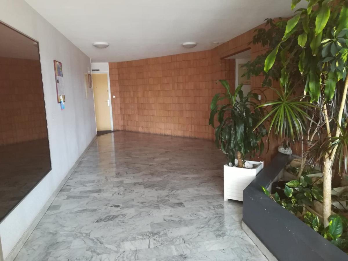 Studio Cabine Vue Port Avec Parking Prive, Piscine, Parc, Boulodrome Agde Luaran gambar