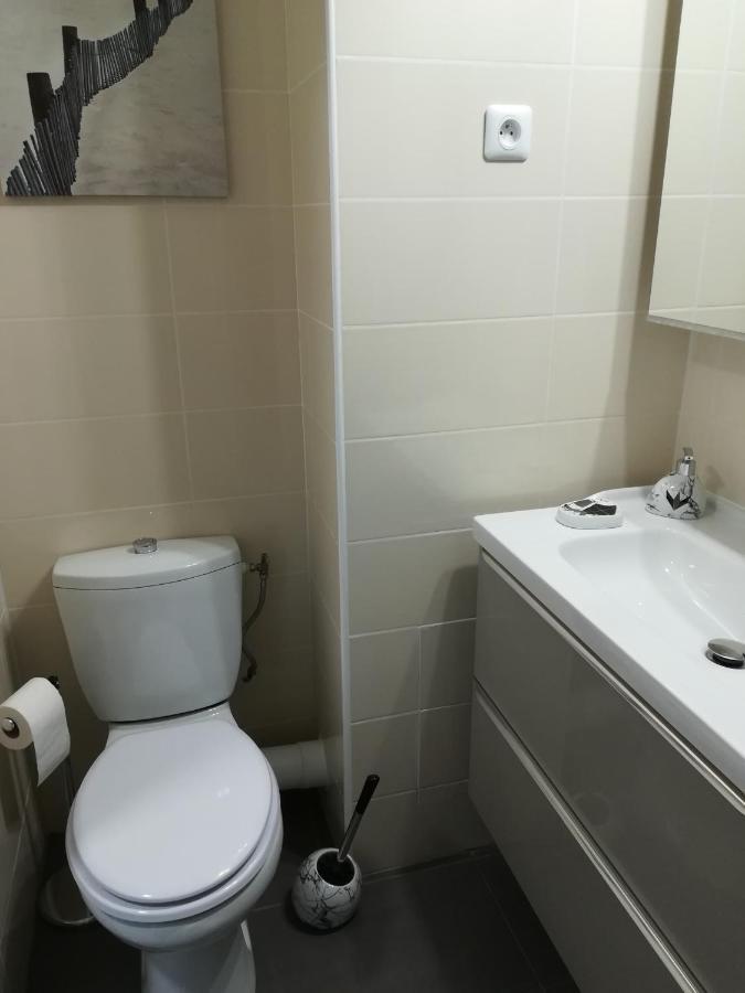 Studio Cabine Vue Port Avec Parking Prive, Piscine, Parc, Boulodrome Agde Luaran gambar