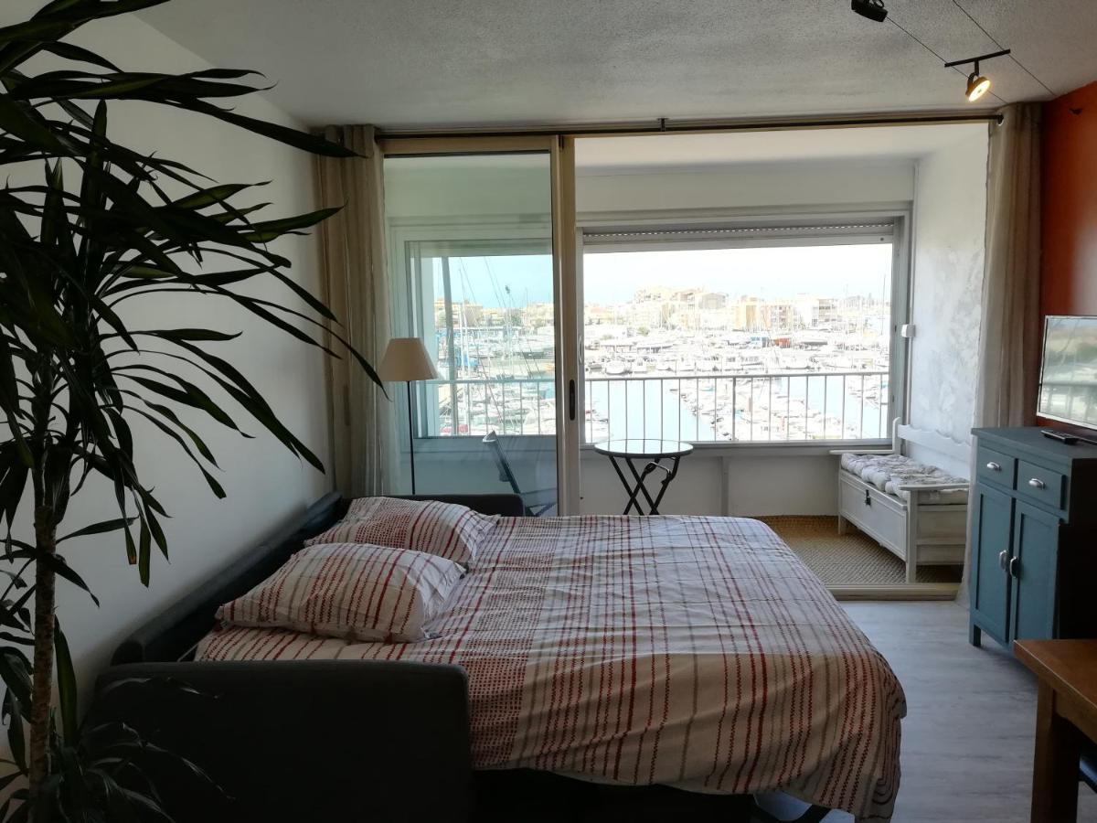 Studio Cabine Vue Port Avec Parking Prive, Piscine, Parc, Boulodrome Agde Luaran gambar