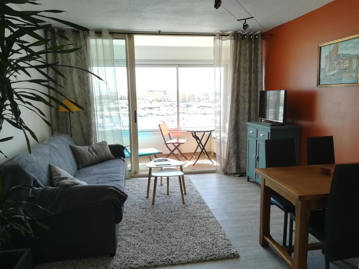 Studio Cabine Vue Port Avec Parking Prive, Piscine, Parc, Boulodrome Agde Luaran gambar