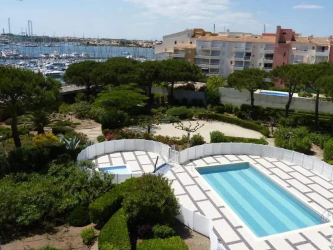 Studio Cabine Vue Port Avec Parking Prive, Piscine, Parc, Boulodrome Agde Luaran gambar