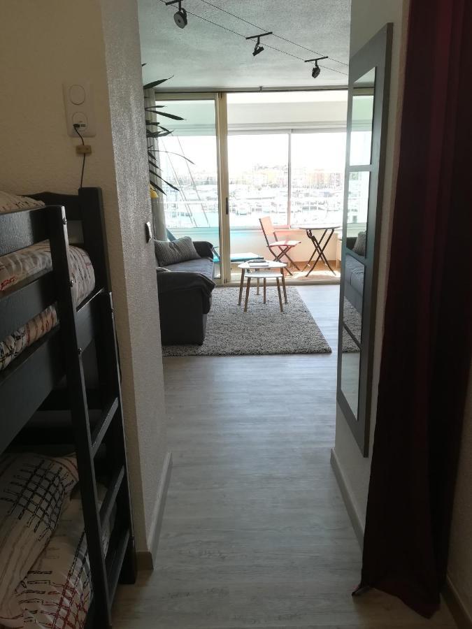 Studio Cabine Vue Port Avec Parking Prive, Piscine, Parc, Boulodrome Agde Luaran gambar