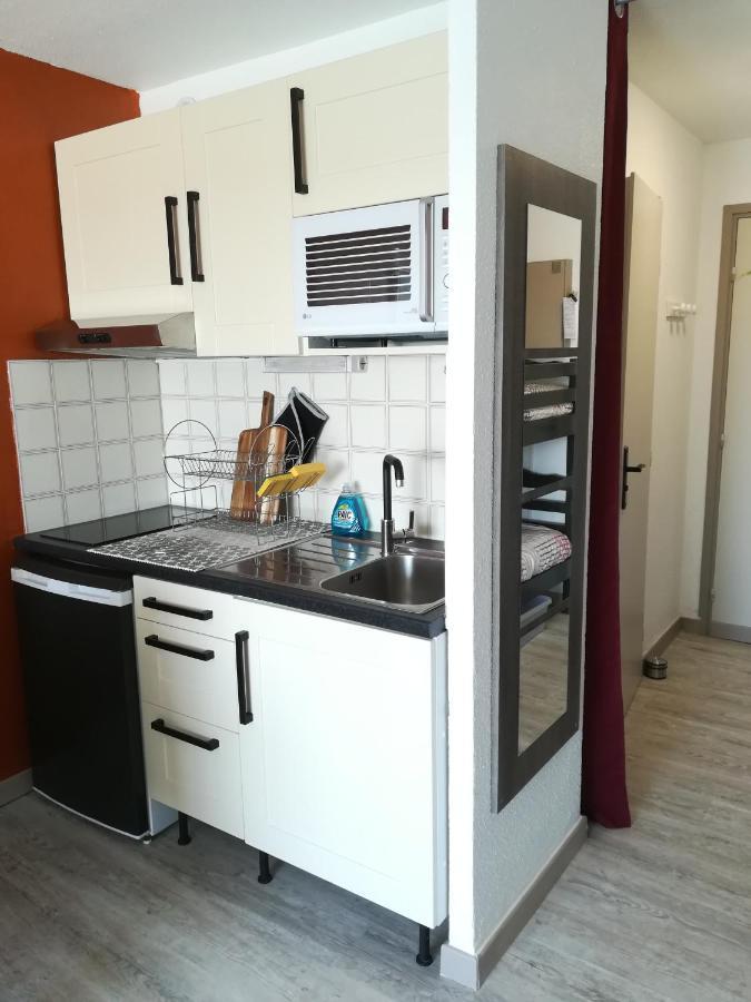 Studio Cabine Vue Port Avec Parking Prive, Piscine, Parc, Boulodrome Agde Luaran gambar